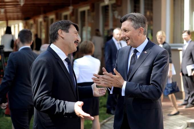 Predsednik Pahor ob 30-letnici Zveze Slovencev na Madžarskem: “To je praznik za celotno slovensko skupnost, praznik Porabja in skupne čezmejne regije”